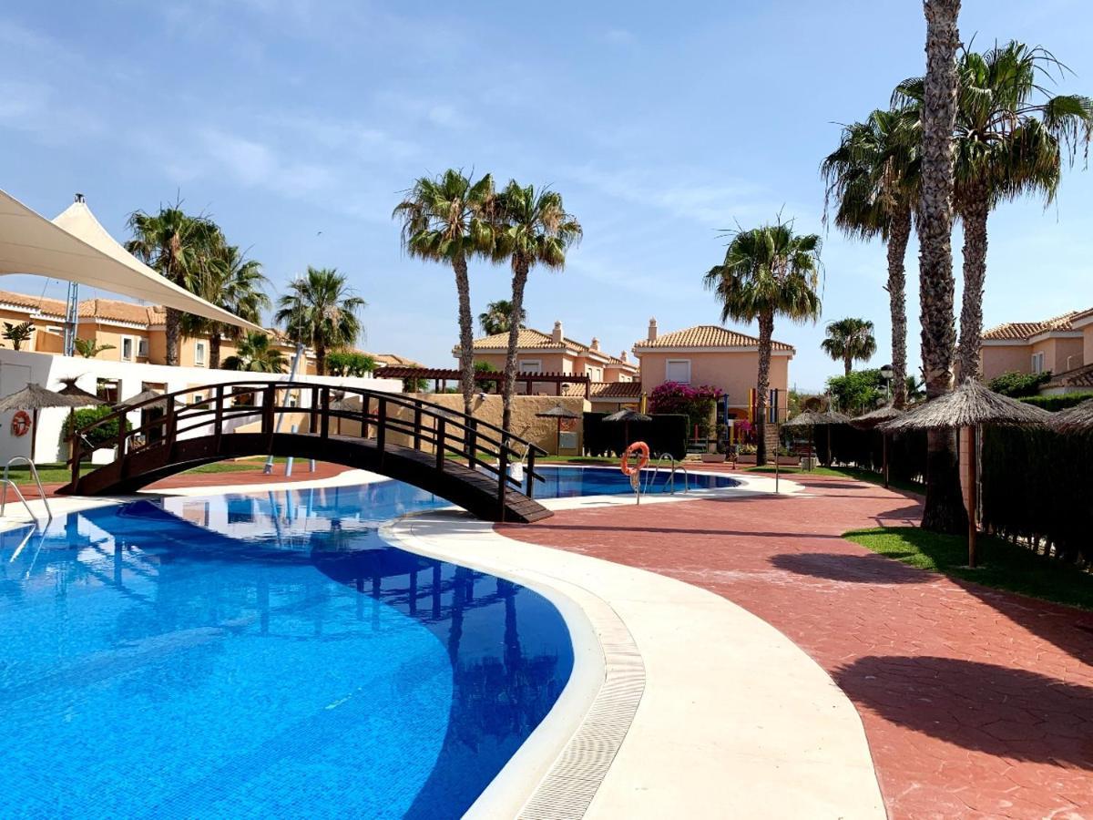ベラMarinas Sol - Tu Hogar Con Jardin Privado!アパートメント エクステリア 写真